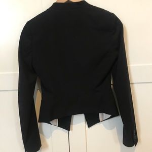 H&M Jackets & Coats - Beautiful Cropped Fitted Blazer H&M Jackets & Coats - Beautiful Cropped Fitted Blazer